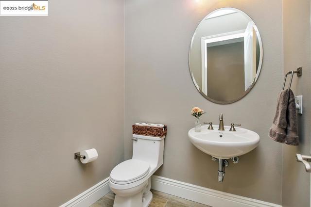 430 Ellisa Ln, Brentwood CA: https://media.crmls.org/mediaz/d512b19a-1086-4f4c-ad5a-cf4a266e2b8e.jpg