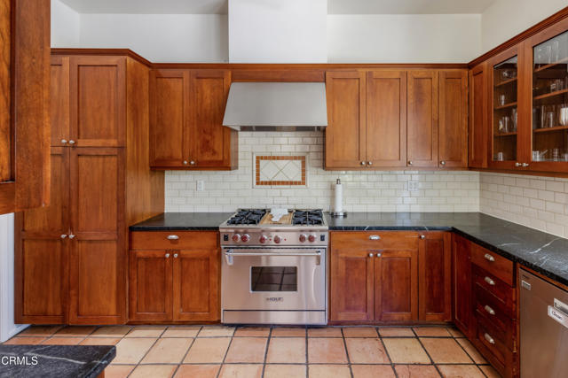 Detail Gallery Image 5 of 28 For 448 W Montecito Ave, Sierra Madre,  CA 91024 - 4 Beds | 2/1 Baths