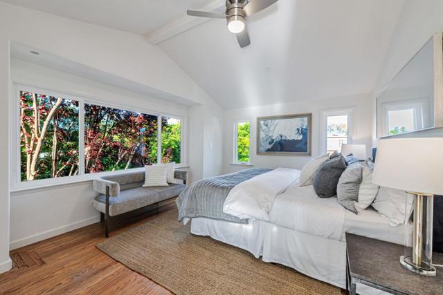 3704 Fair Oaks Avenue, Menlo Park CA: https://media.crmls.org/mediaz/d513a905-5c83-4f71-b54d-1ba17e4f2aac.jpg