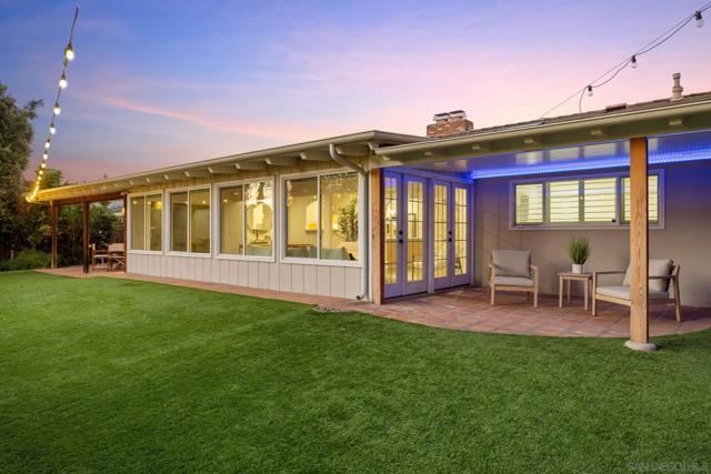 17268 Bernardo Oaks Dr, San Diego CA: https://media.crmls.org/mediaz/d5144156-5ff1-45d1-8e23-02517700caed.jpg