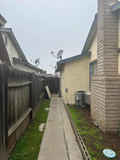 2270 Chester Drive, Tracy CA: https://media.crmls.org/mediaz/d514a48a-ac6f-43c2-909f-43cd63858330.jpg