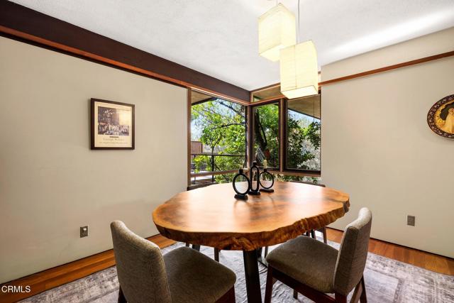 4639 El Camino Corto, La Canada Flintridge CA: https://media.crmls.org/mediaz/d514b74a-3232-46ad-b0f2-896ce1efa5ae.jpg