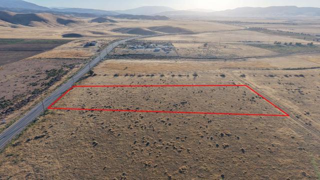 31 Ave C 15, Fairmont CA: https://media.crmls.org/mediaz/d51517c4-4d95-423a-b8b5-127d35fc33c8.jpg