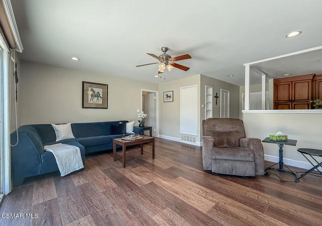 1878 Moore Street, Simi Valley CA: https://media.crmls.org/mediaz/d515fb58-6cc3-4f80-9a3e-b8ec780c13a2.jpg