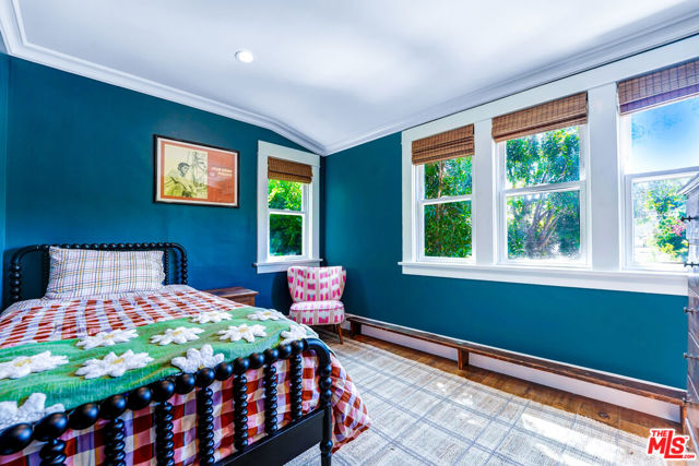 2049 N Berendo Street, Los Angeles CA: https://media.crmls.org/mediaz/d5160cde-d500-49d2-8c19-644477e37c0a.jpg