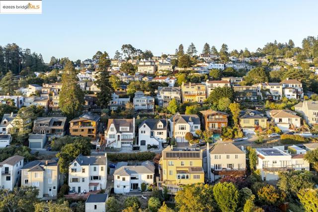 479 Kentucky Ave, Berkeley CA: https://media.crmls.org/mediaz/d516b250-fbb5-4fb4-8278-508e023c5148.jpg