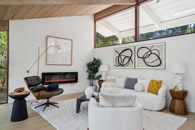 2047 Sharon Road, Menlo Park CA: https://media.crmls.org/mediaz/d5170449-ecc1-40a6-ada4-e36e94acea11.jpg