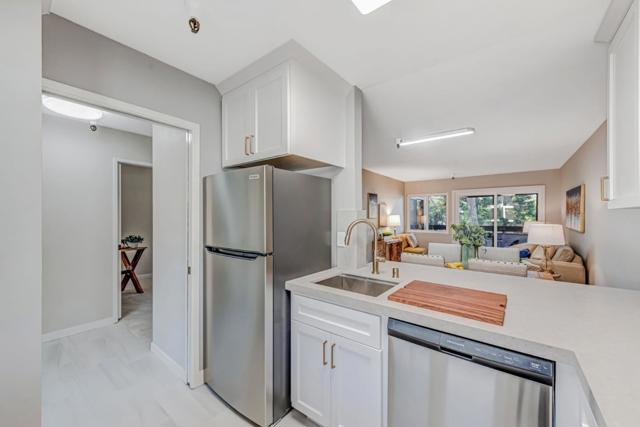 453 Alberto Way, Los Gatos CA: https://media.crmls.org/mediaz/d51753d6-262e-4b78-984c-7dfd93126ef2.jpg