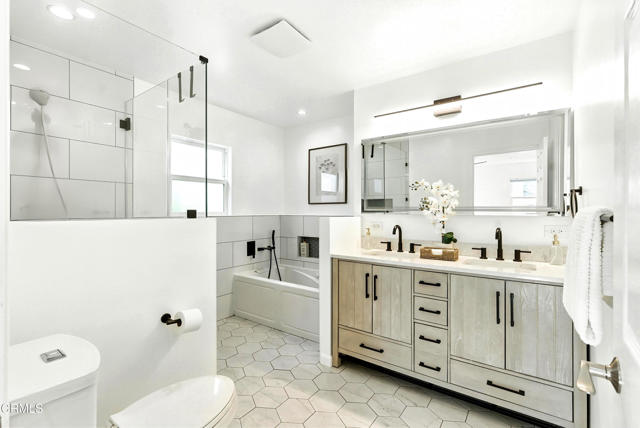 7917 Ostrom Avenue, Van Nuys CA: https://media.crmls.org/mediaz/d517c562-0855-47b4-86a5-cf93f3c78b81.jpg