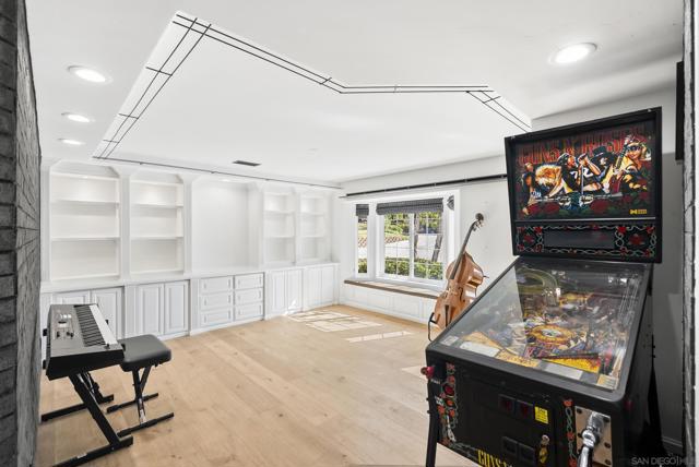 14224 Harrow Place, Poway CA: https://media.crmls.org/mediaz/d5183c98-492d-4e51-99ce-0a5e74778893.jpg