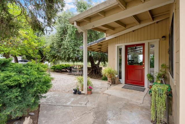 804 Comstock Road, Hollister CA: https://media.crmls.org/mediaz/d5185dd3-d43f-49c6-bbea-db46dc3ed837.jpg
