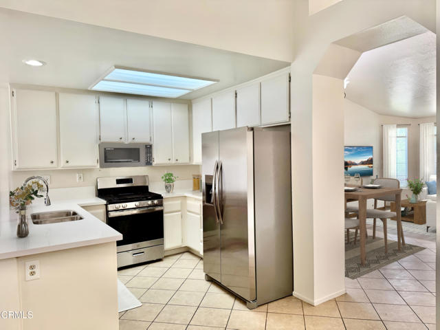 44543 Tarragon Drive, Lancaster CA: https://media.crmls.org/mediaz/d518a3db-8287-45ee-a61b-c9c529e16edb.jpg