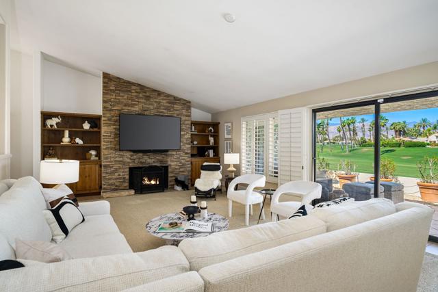44825 Guadalupe Drive, Indian Wells CA: https://media.crmls.org/mediaz/d519ee60-96f6-4f38-b589-5fc339928bcb.jpg