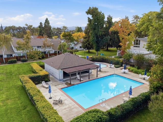 10969 Northshore Square, Cupertino CA: https://media.crmls.org/mediaz/d519f6fc-627c-4782-b5d6-ad6cff6eb986.jpg