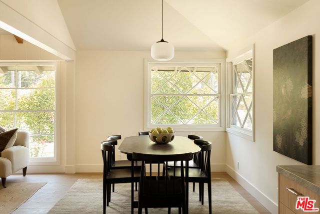 7401 Costello Avenue, Van Nuys CA: https://media.crmls.org/mediaz/d51a42e3-ac90-4896-bcf0-edecff2a214b.jpg