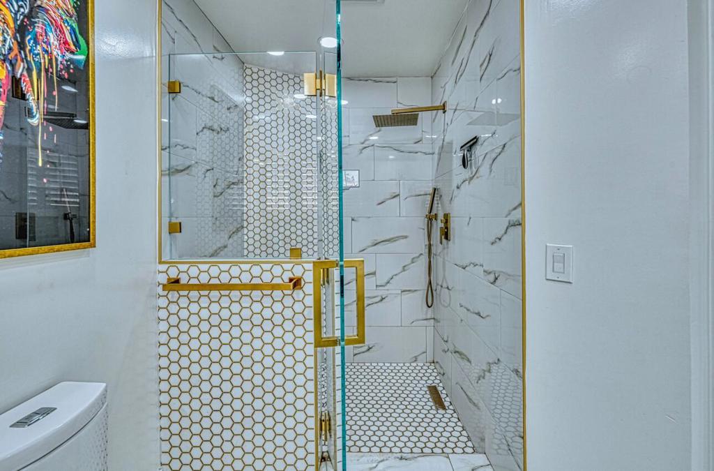 https://media.crmls.org/mediaz/d51af232-a37b-4cae-8804-db3c252f5295.jpg?preset=X-Large