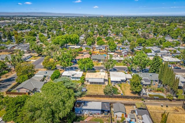 312 Oakshire Avenue, Modesto CA: https://media.crmls.org/mediaz/d51b1769-a5d1-44be-bf01-0375d6b8c824.jpg