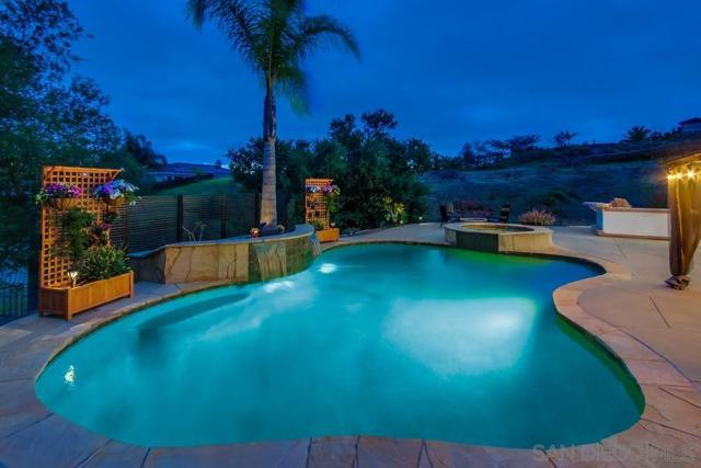 2482 San Clemente Ave, Vista CA: https://media.crmls.org/mediaz/d51b33bb-49ad-42ff-b083-e0335544e046.jpg