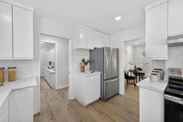 2169 Yorkshire Way, Mountain View CA: https://media.crmls.org/mediaz/d51b609d-b40e-42ea-915d-82417bb9de88.jpg