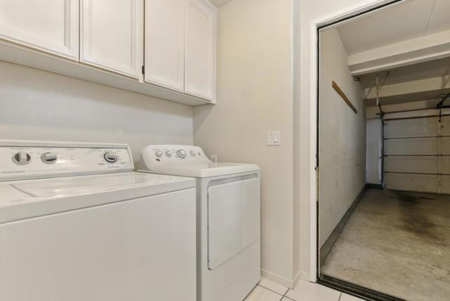583 Shoal Circle,  CA: https://media.crmls.org/mediaz/d51b9280-f80a-4fbd-a33e-4e85b311e075.jpg