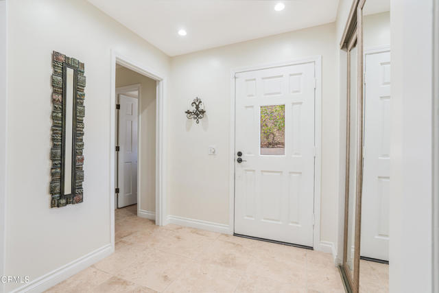Detail Gallery Image 10 of 75 For 6065 Cielo Vista Ct, Camarillo,  CA 93012 - 6 Beds | 2/1 Baths