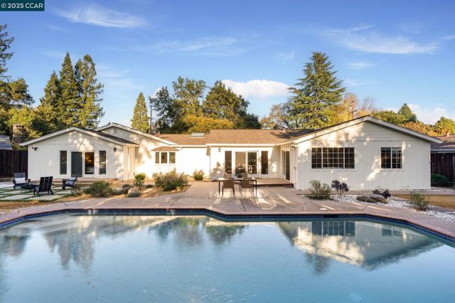 115 Camino Encanto, Danville CA: https://media.crmls.org/mediaz/d51bb8f1-2a5c-4b24-bfe1-ad6951cf8b64.jpg