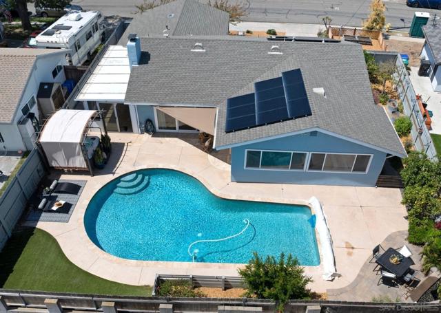 4333 Mount Putman Avenue, San Diego CA: https://media.crmls.org/mediaz/d51bd836-d929-4336-b91c-1844ab4f9ec4.jpg