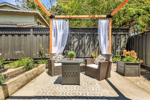6 Whitecliff Court, San Mateo CA: https://media.crmls.org/mediaz/d51c1ab8-c1ad-4531-96f8-662ed96e4623.jpg