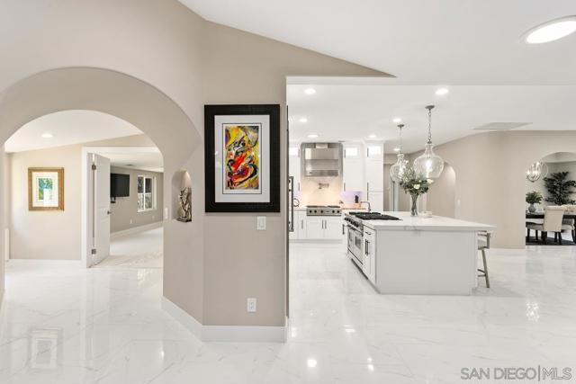 4716 S Mission Rd, Fallbrook CA: https://media.crmls.org/mediaz/d51cbe38-2854-4866-b7eb-b5a1cd627664.jpg