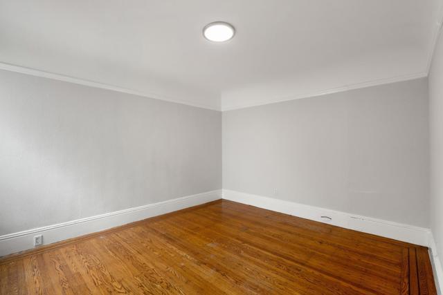 189 Lee Avenue, San Francisco CA: https://media.crmls.org/mediaz/d51d4caf-f471-41b8-b27c-e68d4ddc1e59.jpg