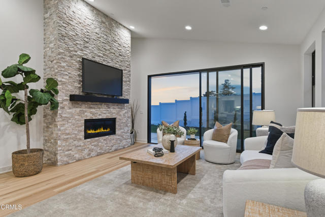 Detail Gallery Image 12 of 37 For 3245 Arrowhead Ct, Altadena,  CA 91001 - 4 Beds | 3/1 Baths