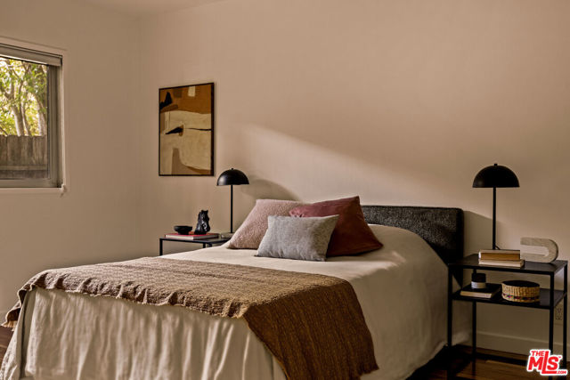2604 N Beachwood Drive, Los Angeles CA: https://media.crmls.org/mediaz/d51e0831-a4cf-45b0-b648-3724e2863c4c.jpg
