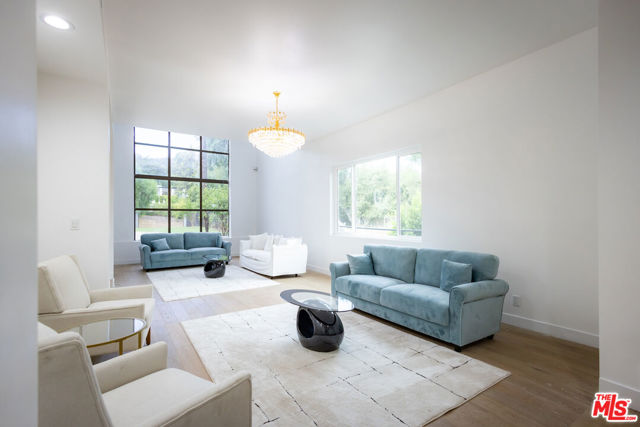 21329 Mulholland Drive, Woodland Hills CA: https://media.crmls.org/mediaz/d51e1541-3b03-41a3-87d7-a4d89fd7879f.jpg