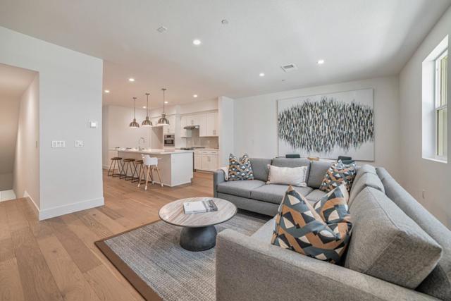 5609 Linen Court, San Ramon CA: https://media.crmls.org/mediaz/d51ee5ac-994c-4bfd-92a6-c9e2e3b5023b.jpg