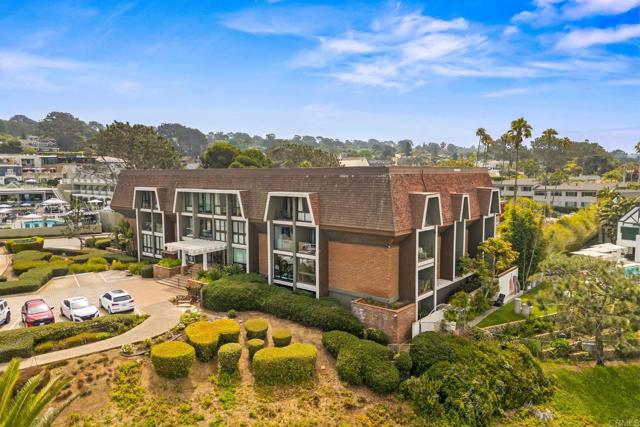 Detail Gallery Image 3 of 52 For 1552 Camino Del Mar #401,  Del Mar,  CA 92014 - 1 Beds | 2 Baths