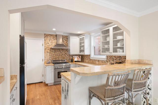 1549 Eastmoor Road, Burlingame CA: https://media.crmls.org/mediaz/d51f54de-6433-4340-a803-5195c6d791d5.jpg