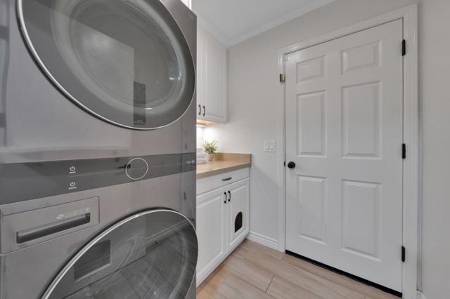 865 Valley Oak Drive, Hollister CA: https://media.crmls.org/mediaz/d51fdef7-af93-448f-adaa-b2843b595924.jpg