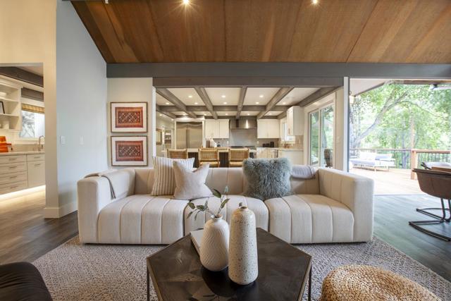 13945 Vista Regina, Saratoga CA: https://media.crmls.org/mediaz/d51feda8-fd1b-4c10-af51-02fba9beb323.jpg
