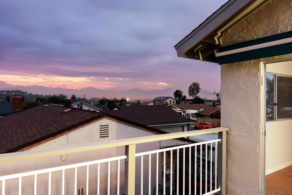 https://media.crmls.org/mediaz/d52061da-6189-4280-b129-797061632b88.jpg?preset=X-Large