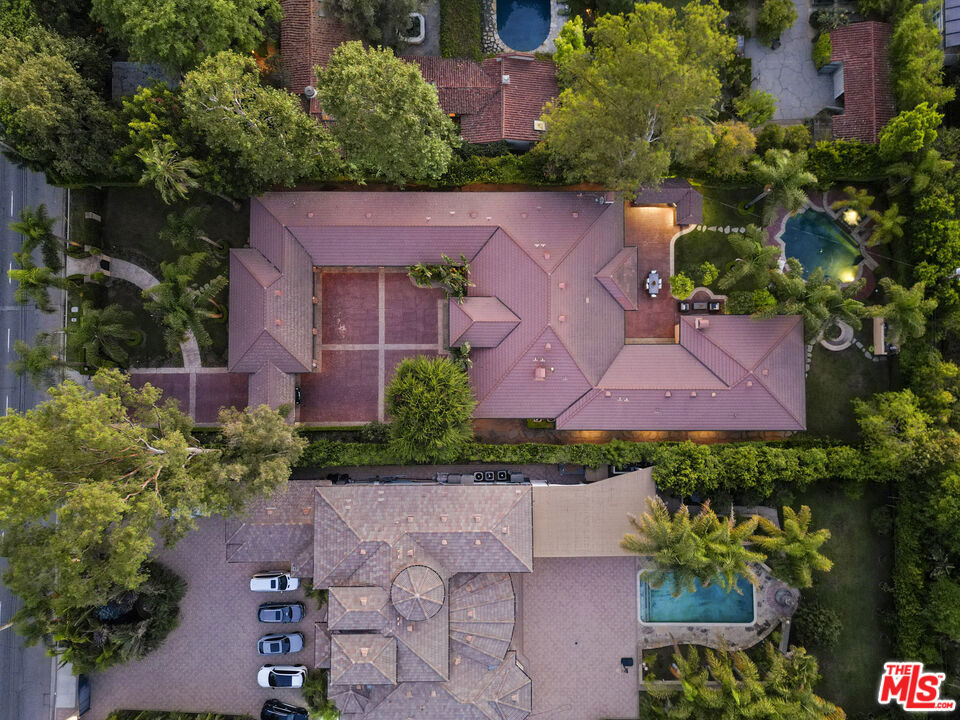 https://media.crmls.org/mediaz/d5218533-27c9-4186-904a-82421d6a4c34.jpg?preset=X-Large