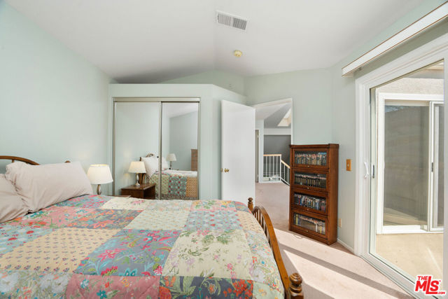 22211 Frontier Place, Chatsworth CA: https://media.crmls.org/mediaz/d522ba91-2c7d-4bbe-ae62-27b63b8512b5.jpg