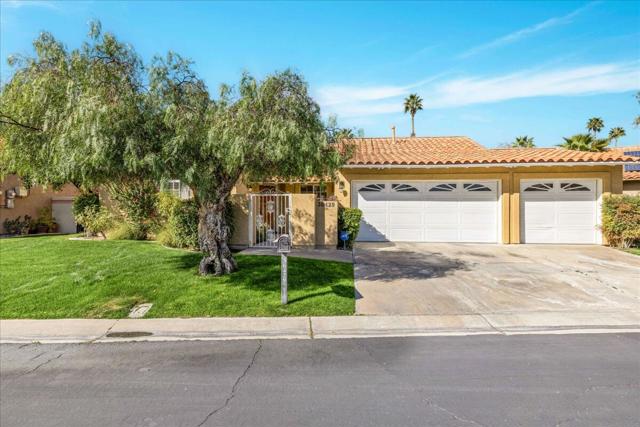 36429 Las Begonias, Cathedral City CA: https://media.crmls.org/mediaz/d52307aa-d43b-48f5-8ec3-2bed508d93a9.jpg