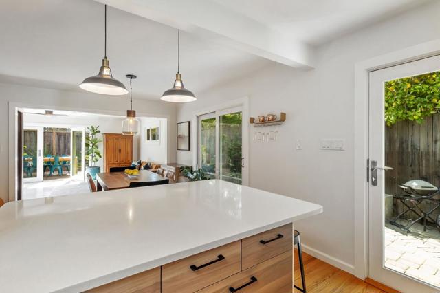 1528 Fernside Street, Redwood City CA: https://media.crmls.org/mediaz/d52329d5-8775-47e6-bb8f-97c91b544774.jpg
