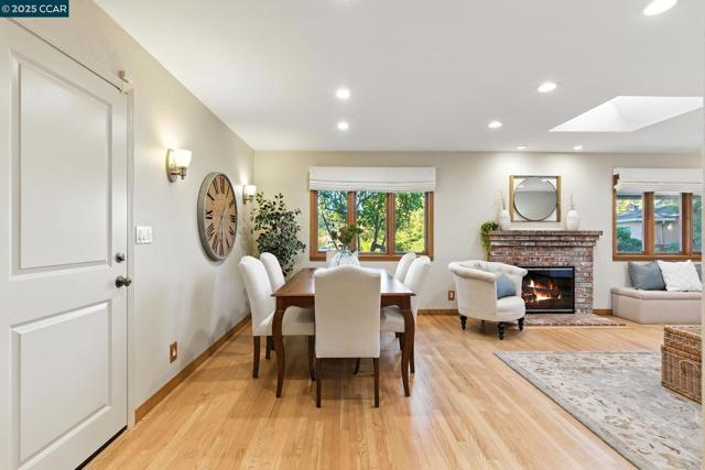 15 Ardmore Ct, Pleasant Hill CA: https://media.crmls.org/mediaz/d523fb4b-3fa2-40ff-945b-a8cc27765486.jpg