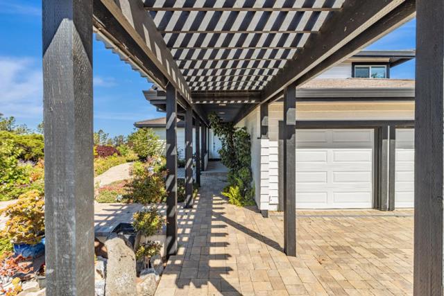 11550 Skyline Boulevard, Oakland CA: https://media.crmls.org/mediaz/d52446d6-b0a0-48ca-b912-49df1c7cb963.jpg