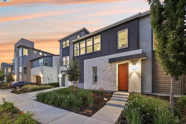 5789 Nugget Way, Dublin CA: https://media.crmls.org/mediaz/d5249000-45fa-41b1-b2cd-eb28fbf6e1c1.jpg