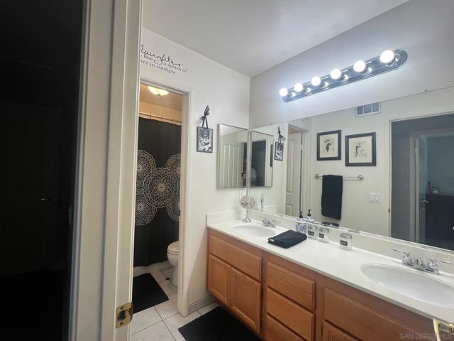 260 Sierra Madre Way, Corona CA: https://media.crmls.org/mediaz/d52531fc-f0a2-4944-96d0-47b42c6cbd44.jpg