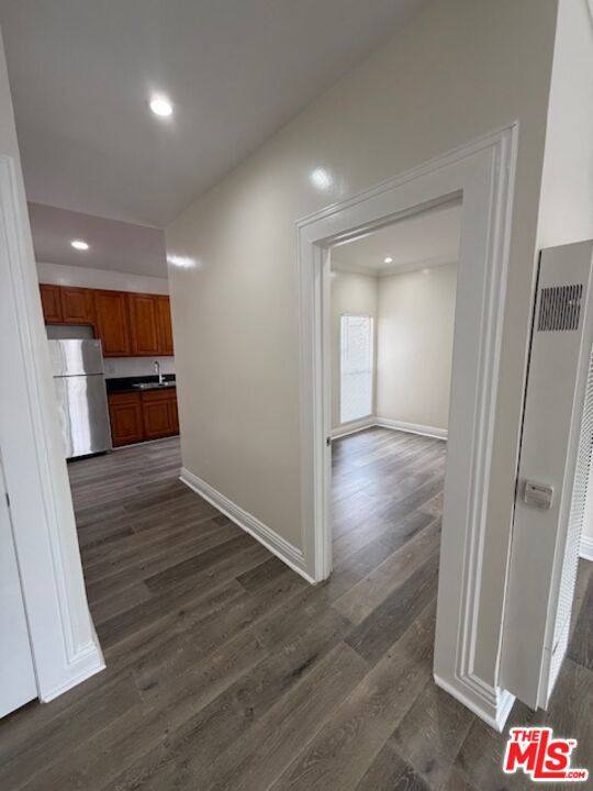 5522 Sierra Vista Avenue, Los Angeles CA: https://media.crmls.org/mediaz/d5256168-bea5-404c-945e-737cebcbedf5.jpg