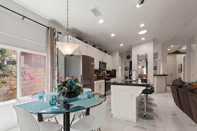 26696 Avenida Quintana, Cathedral City CA: https://media.crmls.org/mediaz/d52575c3-1d3b-41a6-9931-d72bdb139a60.jpg