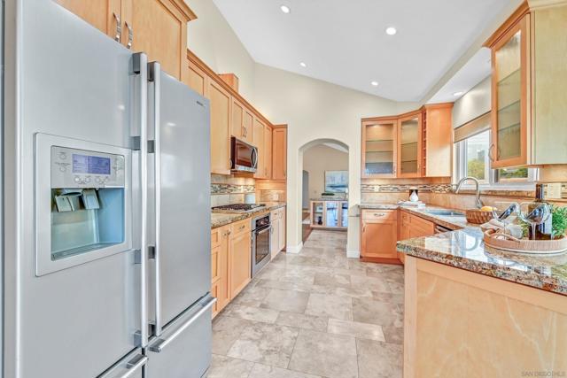 4459 Dorchester Pl, Carlsbad CA: https://media.crmls.org/mediaz/d5265309-e00c-4ce9-aac2-4c8a6bbbcc46.jpg